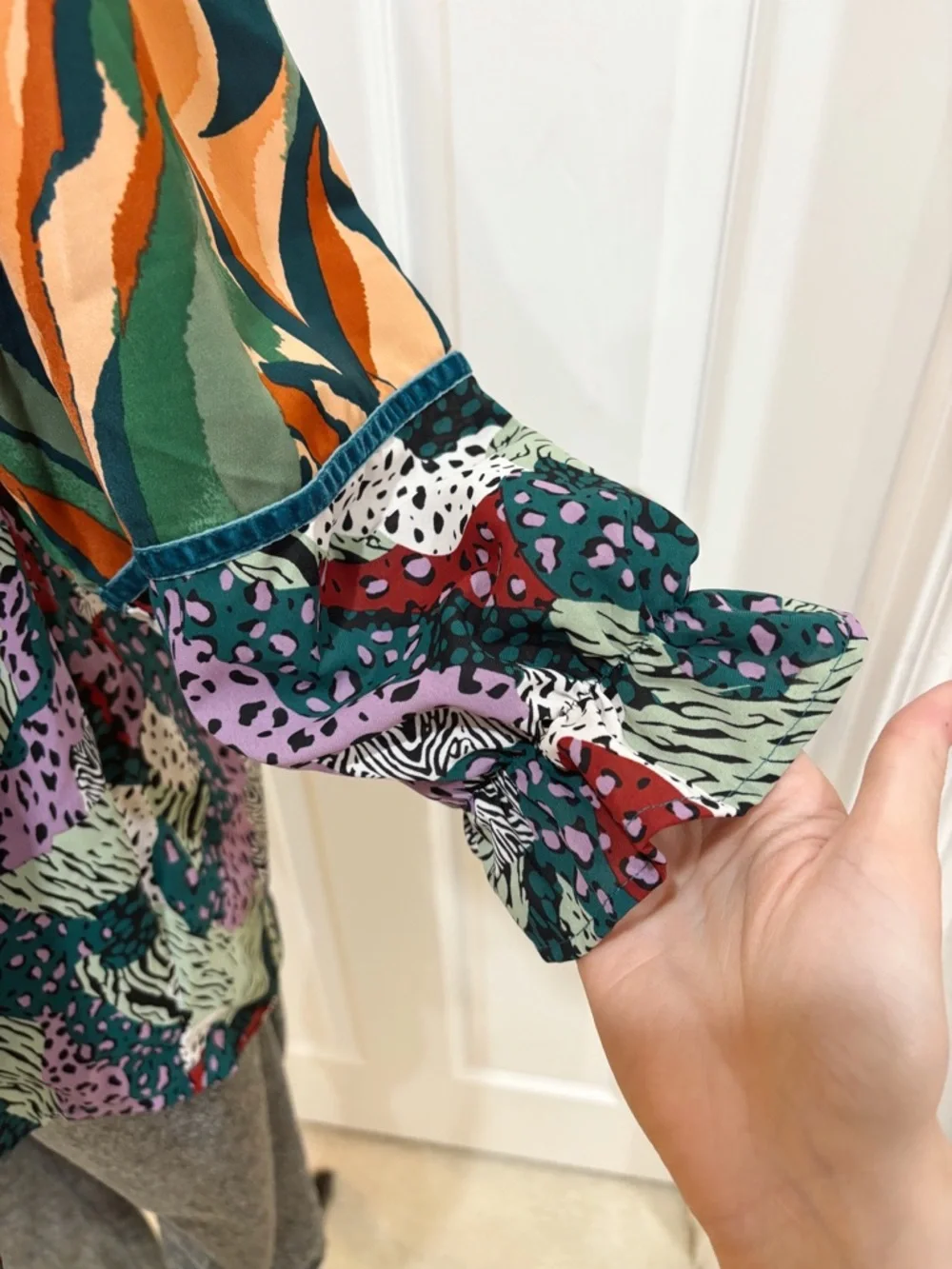 UMGEE Mixed Printed Green Multi-Color Blouse With Velvet Details Size M - Picture 5 of 11